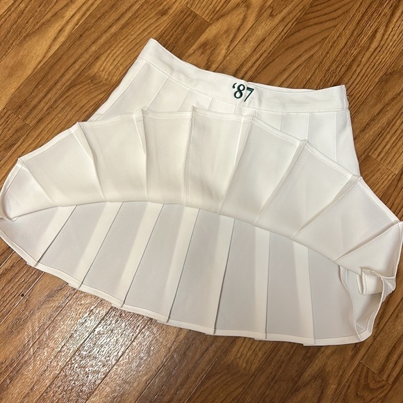 Mayfair Club White Tennis Skirt SZ M/L - Picture 10 of 10